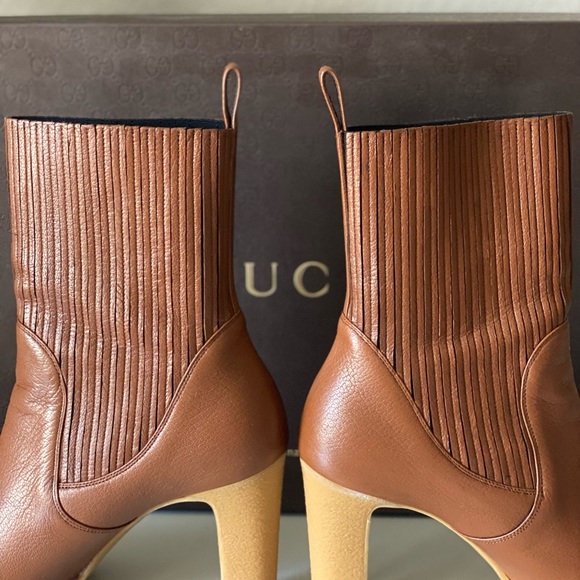 Authentic Gucci brown Ankle Boots - Picture 3 of 12